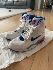 ナイキ エア コマンド フォース (280)