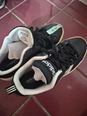 アディダス ブラック スニーカー 230