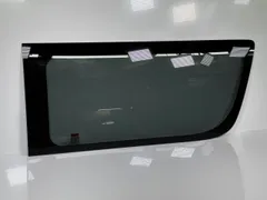 ハイエース スライドドア 小窓付き ガラス 新車外し 200系 ハイエース スライドドア 小窓付き ガラス 新車外し 200系