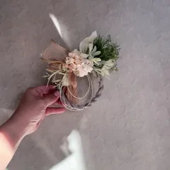 くすみカラーのお正月しめ縄｜枯れない花で毎年飾れる｜小ぶり・玄関飾り　No.1