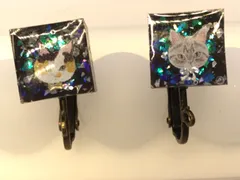 【新作！】ハンドメイド　手作り　手づくり　てづくり　レジン　アクセサリー　イヤリング　ノンホールピアス　宇宙猫　ネコ　ねこ　三毛猫　サバトラ
