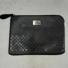 DIAVLO ディアヴロ バッグ クラッチバッグ メタルプレート シンプル ブラック 〇◇