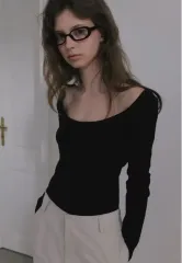 オーバーデューフレア SCOOP NECK T-SHIRT_BLACK