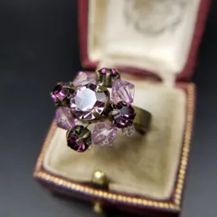 ピンク紫ビーズ 大粒 ヴィンテージ フラワー リング ブロンズトーン レトロ コスチュームジュエリー 大きめサイズ YNM③