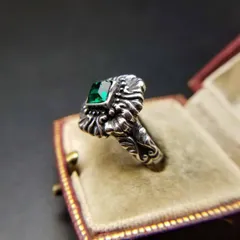 80'90's Shube's ゴシックテイスト 緑石 925 シルバー 米国 ヴィンテージ リング 指輪 銀 彫金 装飾美 パンクロックにも ADC