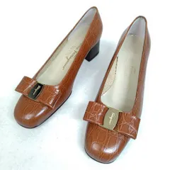 未使用美品★Salvatore Ferragamo フェラガモ パンプス 5.5C 22.5cm ヴァラ リボン 型押し ラウンドトゥ チャンキーヒール