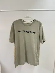 ナイキ プロ Tシャツ L