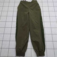 ◇ ⊂ アンブロ umbro JLUTJG30 ナイロンパンツ カーキ系 メンズ Sサイズ E  【1511250015632】のサムネイル