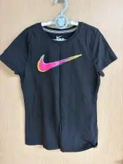 ナイキ キッズ 黒 半袖 Tシャツ L