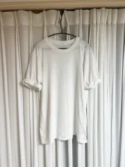 different A 白い 半袖ラウンドネックTシャツ