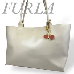 【B4310】 FURLA フルラ トートバッグ レザー オフホワイト さくらんぼチャーム 肩掛け 本革 大容量 レディース