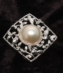 美品 タサキ ブローチ ペンダントトップ SV マベパール 16.6mm トリモチーフ レディース TASAKI