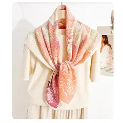 スカーフ スクエアスカーフ 大判スカーフ 熱帯植物 トロピカル 南国 リゾート 庭園 ピンク 華やか エレガント 上品 優しい雰囲気 春 春コーデ お出かけ プレゼント ギフト 卒祝い 新生活 入園式 卒園式 母の日 冷房対策 UVカット