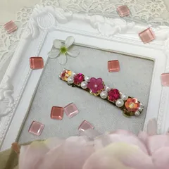 バレッタ◇ピンク色の花とビジューのキラキラなバレッタ ハンドメイド oh-01752