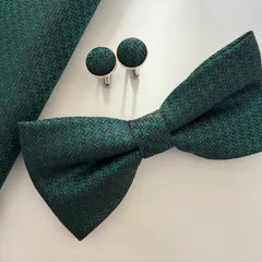 ③-9 蝶ネクタイ　ポケットチーフ　カフス3点セット