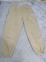 ナイキ ソロスウッシュ フリース ジョガー パンツ カーキ ダークベージュ m