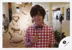 【中古】生写真(ジャニーズ) Mr.King vs Mr.Prince/永瀬廉/横型・バストアップ・衣装赤 白・チェク柄・・蝶ネクタイ・右親指立て/16新春 ジャニーズJr. ハワイオフショット/公式生写真