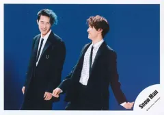 【中古】生写真(ジャニーズ) Snow Man/岩本照・向井康二/横型・膝上/シングル「ブラザービート」MV＆ジャケ写オフショット/公式生写真