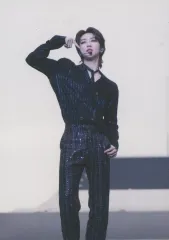 【中古】コレクションカード(男性) 073：SEVENTEEN/ディエイト(THE 8)/ライブフォト/「SEVENTEEN EXHIBITION ‘FOLLOW FELLOW’ IN JAPAN」ライブフォトカード