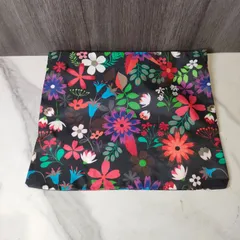 【美品】 レスポートサック LeSportsac  ポーチ 花柄 ブラック 軽量 旅行 バッグ 仕分け ナイロン 小物