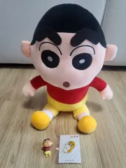 クレヨンしんちゃん ぬいぐるみ + クレヨンしんちゃん フィギュア + バッジ セット