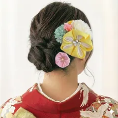 【黄色 花 髪飾り 2点セット】 成人式 卒業式 結婚式 振袖 袴 訪問着 着物 和装 浴衣 ゆかた 黄 淡い黄色 花飾り コーム式 Uピン式  髪留め ちりめん生地  HCJA519