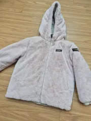 ナショナルジオグラフィック キッズ ファー フードジップアップです- サイズは130でピンクカラー