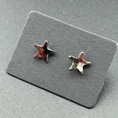 【新品】アクセサリー ピアス◆ブラック カラー 星 シンプル デザイン 両耳セット レディース◆キャッチ付◆スタッドピアス◆