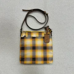 トミーヒルフィガー クロスボディーバッグ