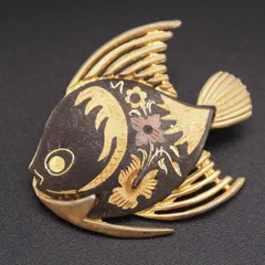 L061 金工 象嵌 DAG SPAIN刻印 ブローチ 魚 フィッシュ ゴールド デザイン