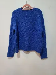 ブルー ケーブル編み ニット セーター