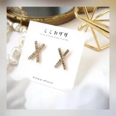 【ピアス】ビジュー輝くワンポイントゴールド＊上品 大人可愛い シンプル きれいめ 高見え 小ぶり 韓国風 カジュアル フェミニン 通勤 デート お出かけ サージカルステンレス 二次会 お呼ばれ 結婚式 プレゼント 春夏秋冬（No.105）