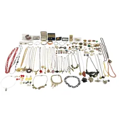 2025年最新】イヤリング まとめ売り レトロの人気アイテム - メルカリ