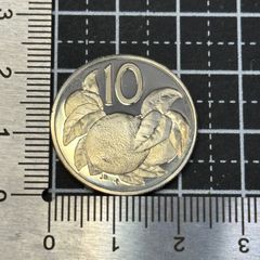 希少 1988年 クック諸島 1ドル硬貨 エリザベス2世 波状⑲ - メルカリ