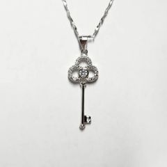 新品】シルバーペンダント S925 シルバー 天然貝 四葉 高級感 - メルカリ