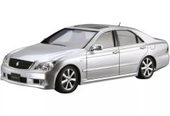 アオシマ 1/24 grs202 トヨタ クラウン ロイヤルサルーン 完成品