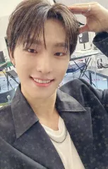 【中古】コレクションカード(男性) SEVENTEEN/ディノ(DINO)/ホログラム仕様/CD「17 IS RIGHT HERE」(-DEAR Ver.-)SEVENTEEN Weverse Shop JAPAN特典スペシャルフォトカード