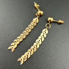 【新品】アクセサリー ピアス◆ゴールド カラー 揺れる シンプル  両耳セット レディース◆キャッチ付◆