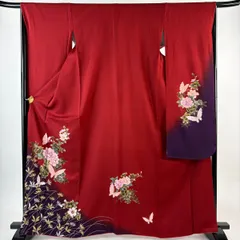 振袖 身丈165.5cm 裄丈66.5cm M 袷 牡丹 蝶 金銀彩 染め分け 赤 正絹 秀品 【中古】