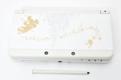 【美品・完動品】New ニンテンドー3DS 本体 ホワイト ディズニーマジックキャッスルプレート付 コンパクトで持ち運びにも便利 動作OK 初期化済 Nintendo 任天堂