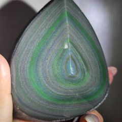 ✴️鳥❓❗️ 特価 逸品 111g 大きめ✳多彩 ゴビ瑪瑙 アゲート 水晶