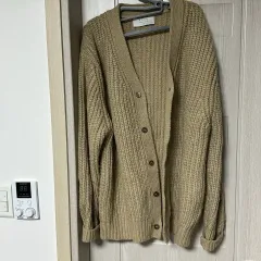 ベージュ厚手オーバーサイズカーディガン