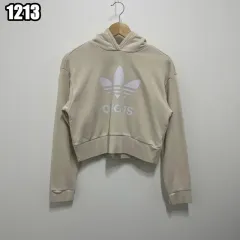 アディダス Classic クロップド フーディー Tシャツ