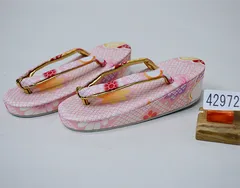 七五三 草履 単品 三歳 三才 3歳 3才 女児 女の子 18cm 淡いピンク地 和装 小物 NO42972