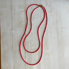 赤いビーズロングネックレス(金具/金古美アンティークゴールド)