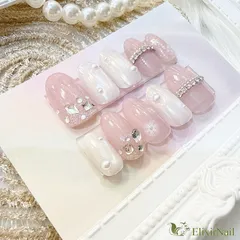 【現品】ネイルチップ　白　ピンク　雪の結晶　ワンホン