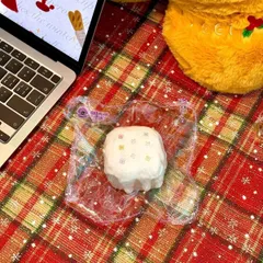 BLACKPEARLSTUDIO　ブラックパールスタジオ　水感　花ミルク　 スクイーズ　とろんスクイーズ　にぎにぎ　捏捏　一つ　みずみずしい　チャーム　飾り