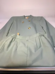 レディース　洋服　スカート付き　緑色　ライトグリーン