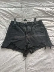 ブラック デニム カットオフ ショートパンツ