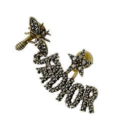 2026年最新】dior ピアス 蜂の人気アイテム - メルカリ